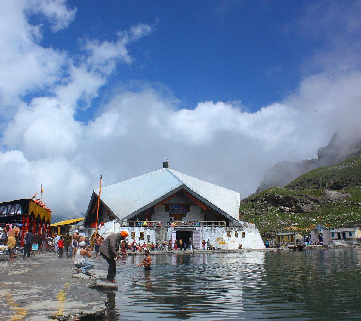 Valley of Flowers With Hemkund Sahib Tour Package From Delhi